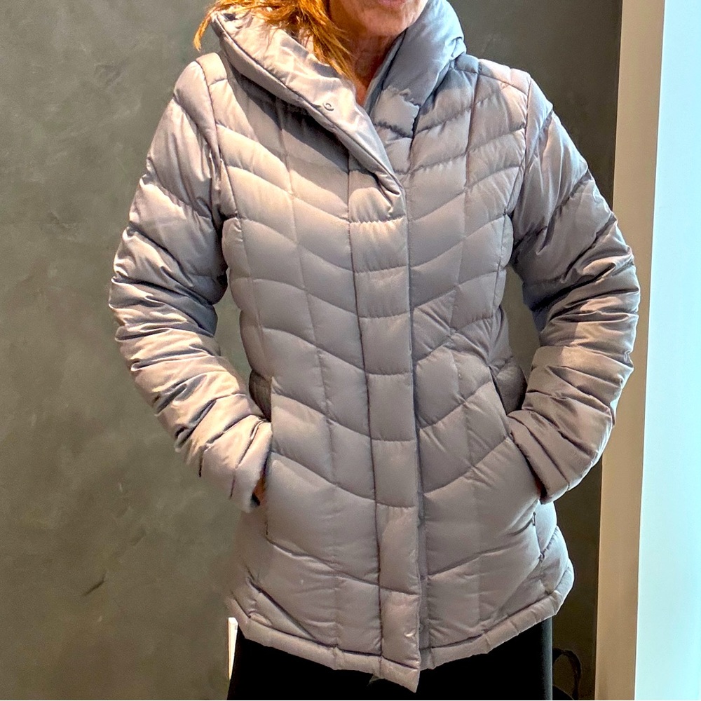 Patagonia downtown loft puffer jacket.Excellent Condition! No flaws!